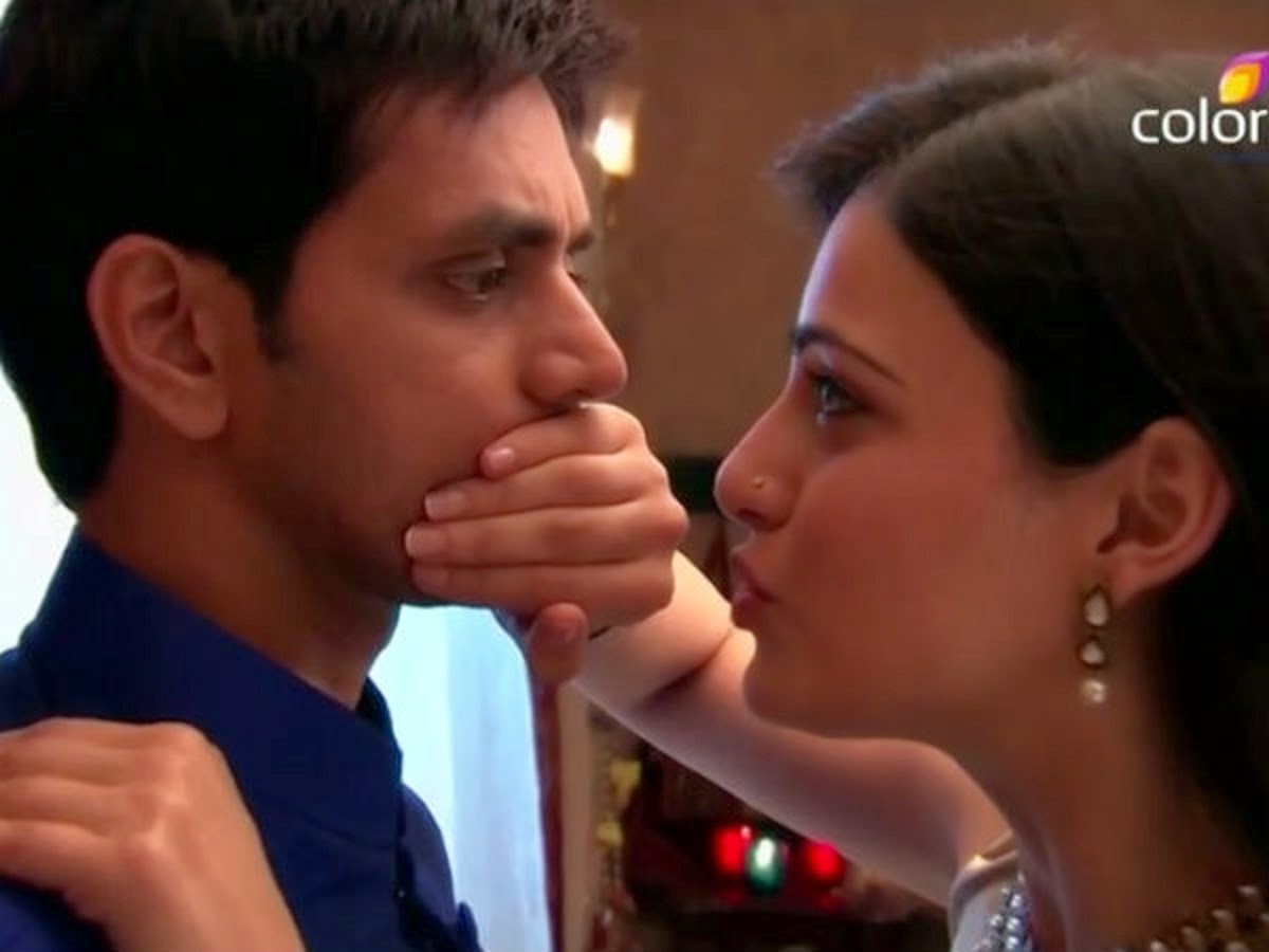 ishani ranveer hd wallpaper download,romance,nose,love,interaction,kiss