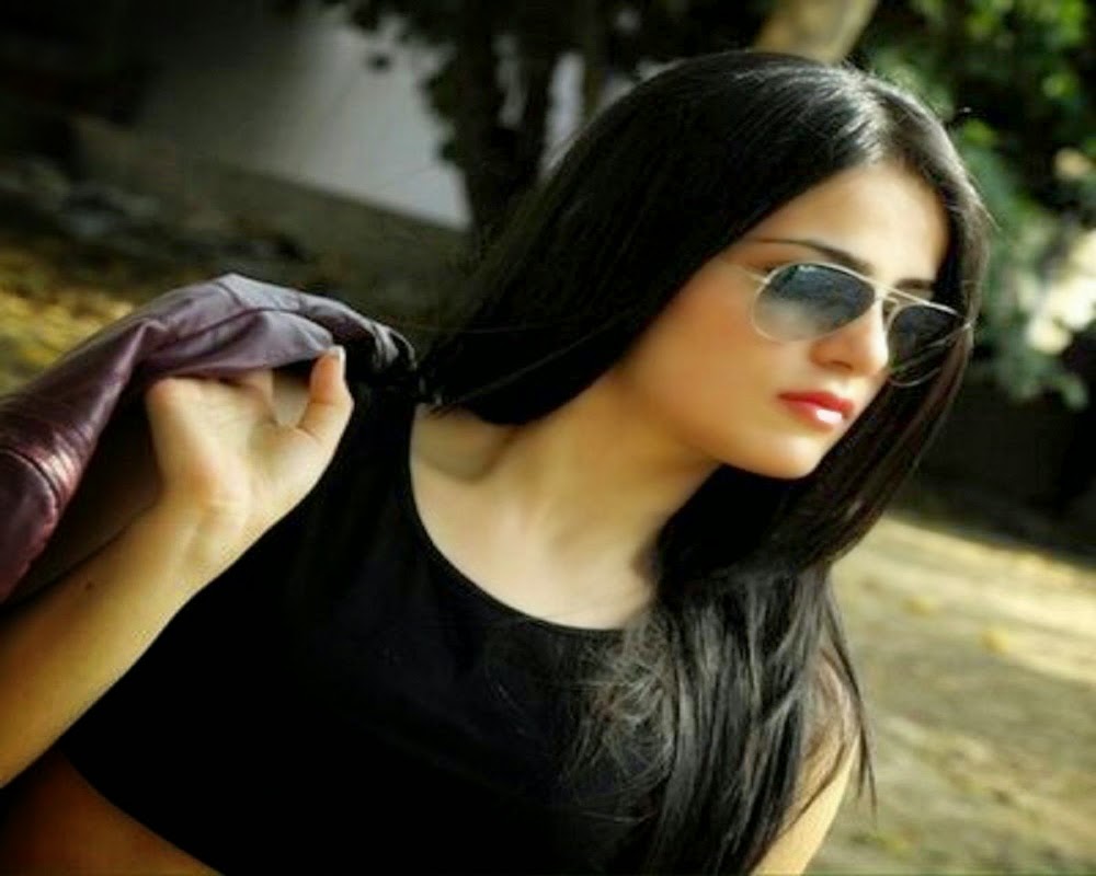 fond d'écran radhika madan,lunettes,cheveux,des lunettes de soleil,cheveux noirs,des lunettes