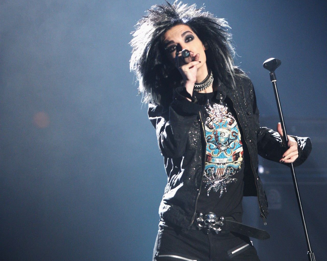 tokio hotel wallpaper,performance,unterhaltung,sänger,singen,musik 