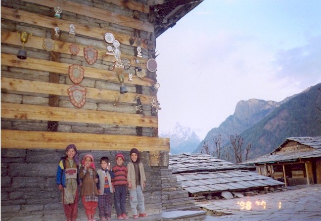 papel pintado shimla,pared,turismo,montaña,edificio,cabaña de madera