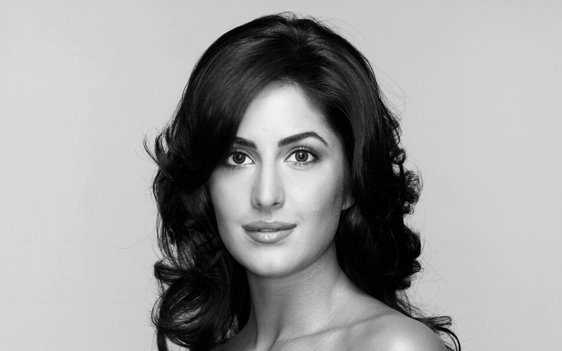 katrina kaif download di sfondi hd live,capelli,viso,sopracciglio,fotografia,acconciatura