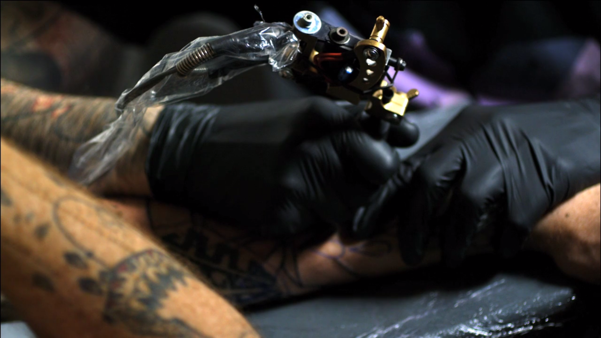 tattoo machine wallpaper hd,tattoo,arm,tattoo artist,hand,flesh