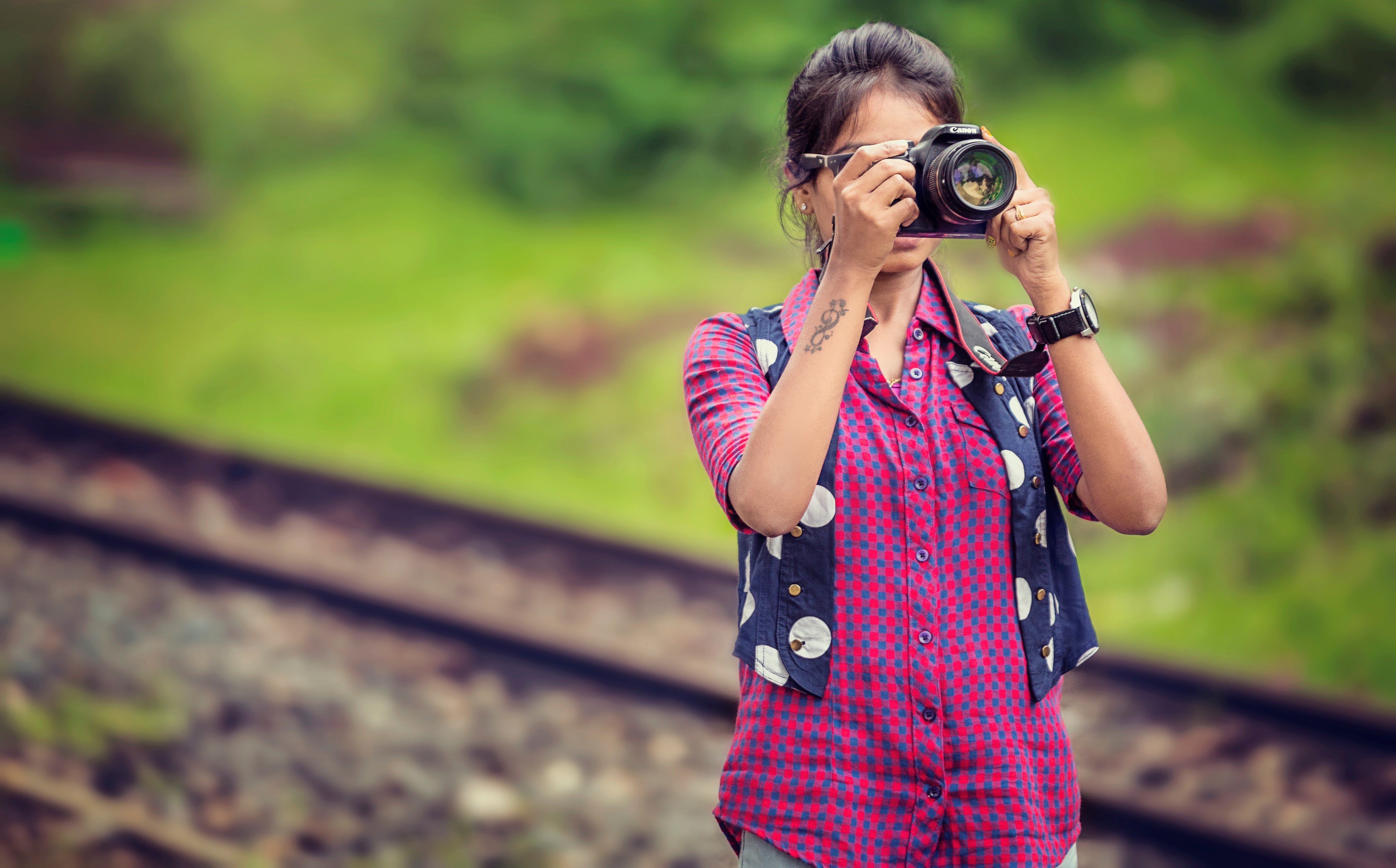 dslr photo wallpaper,photograph,pink,green,beauty,nose