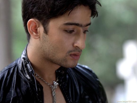 kuch rang pyar ke aise bhi wallpaper hd,hair,chin,hairstyle,forehead,black hair