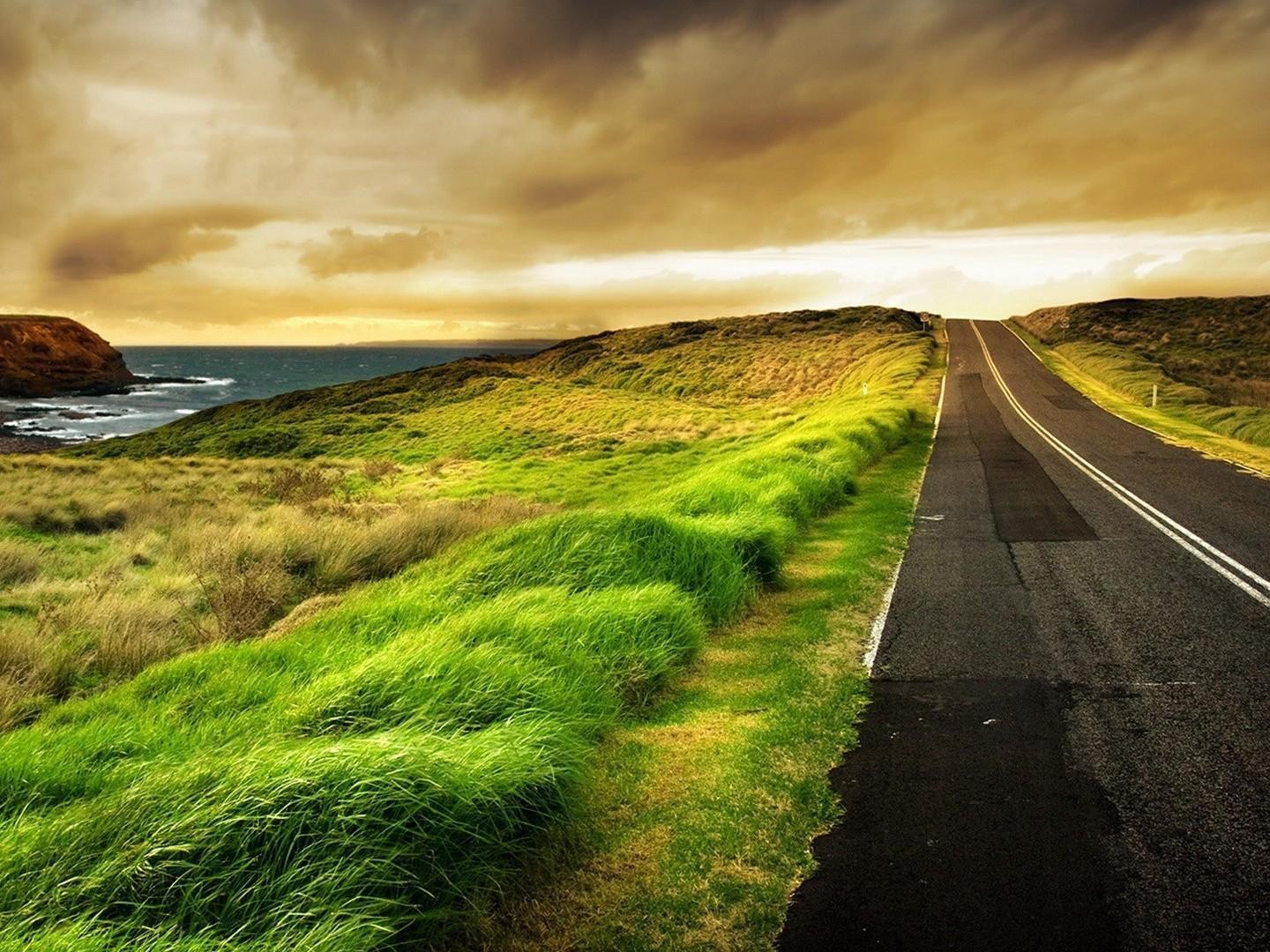 壁紙jalan raya,自然の風景,自然,空,緑,道路