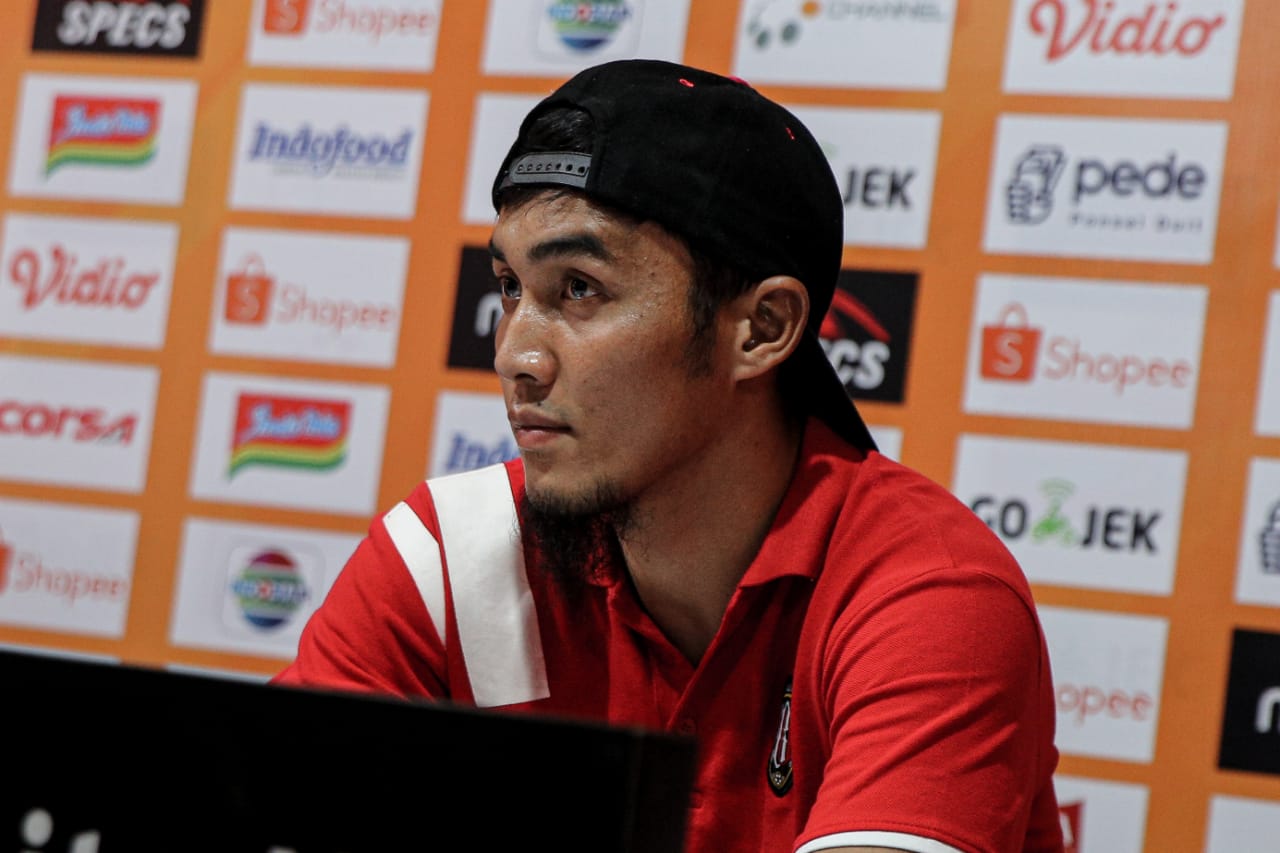 wallpaper madura united,forehead,news conference,event
