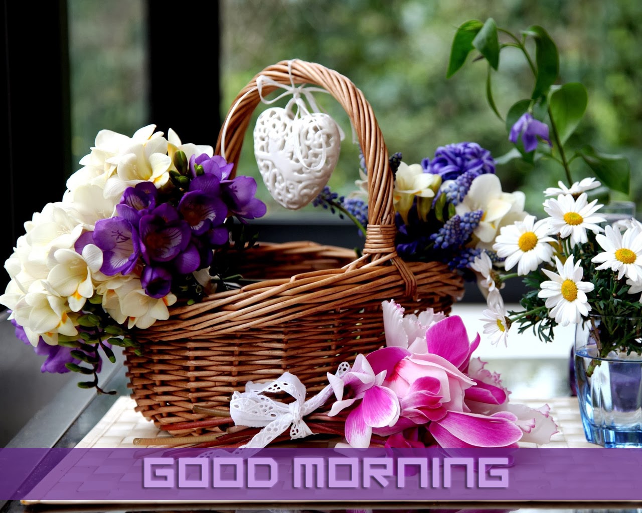 buenos días con flores fondos de pantalla,flor,canasta de niña de las flores,cesta de picnic,cesta de regalo,púrpura