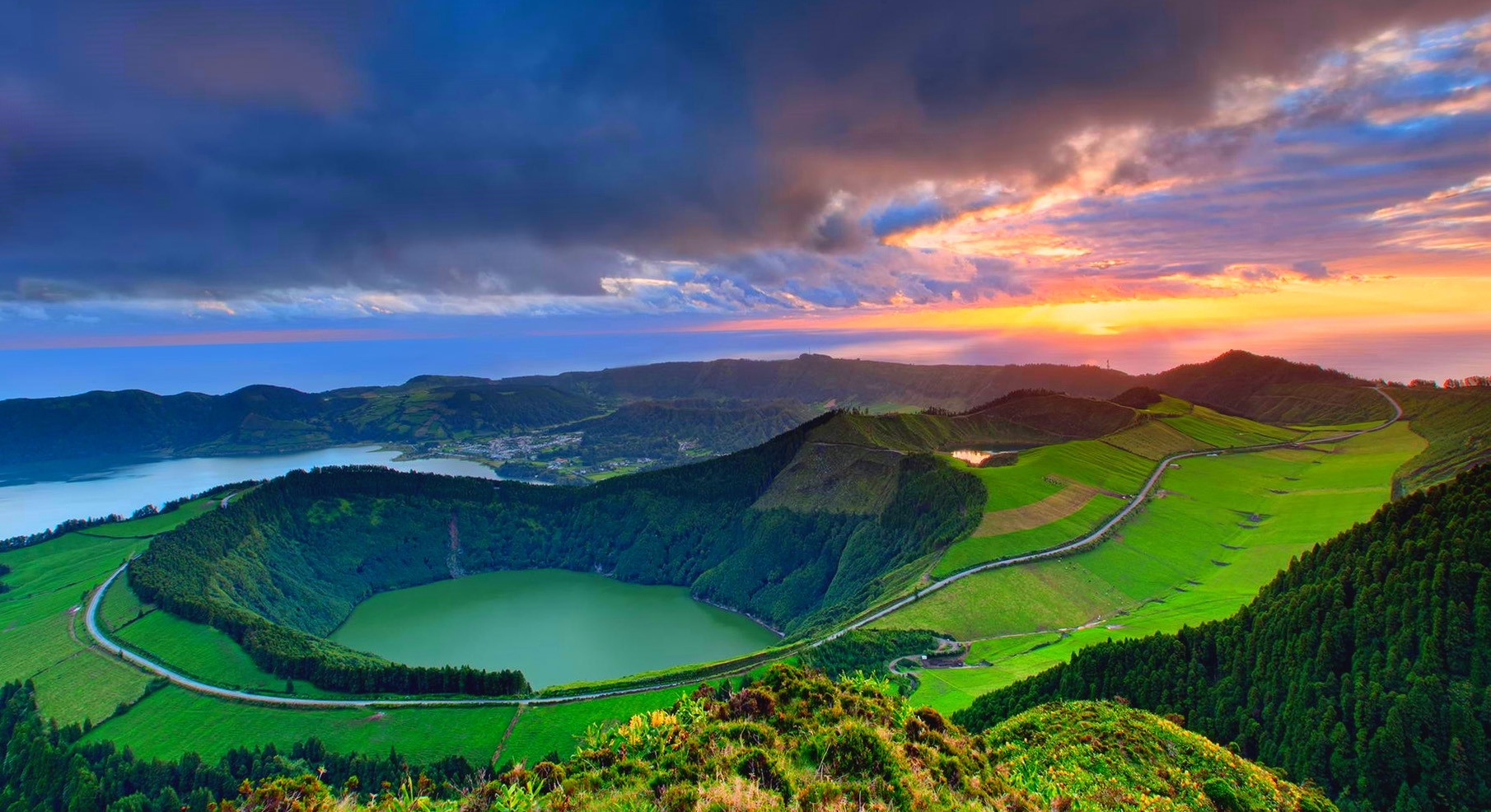 素晴らしい風景の壁紙,自然,自然の風景,空,山,水資源