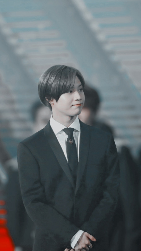 fondo de pantalla de taemin,cabello,peinado,traje,frente,ropa formal