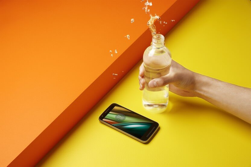 moto e3 power壁紙,黄,手,ボトル,液体,ガラス