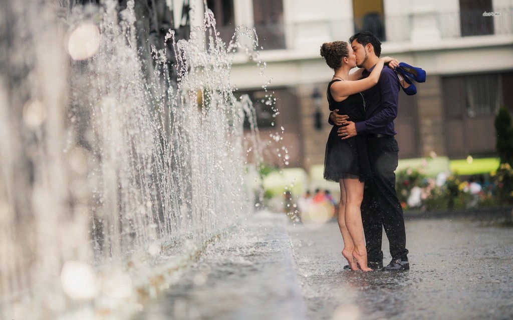 kiss day wallpaper download,water,photograph,fountain,photography,romance