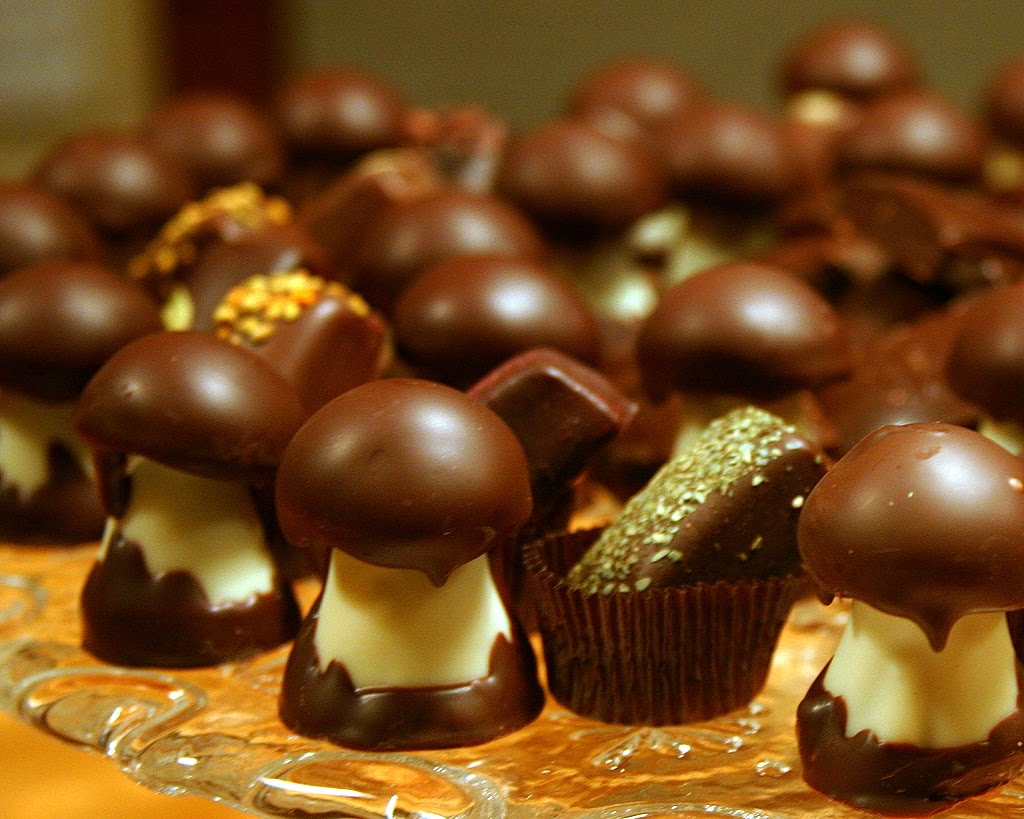 happy chocolate day wallpaper,food,chocolate,cuisine,praline,bonbon