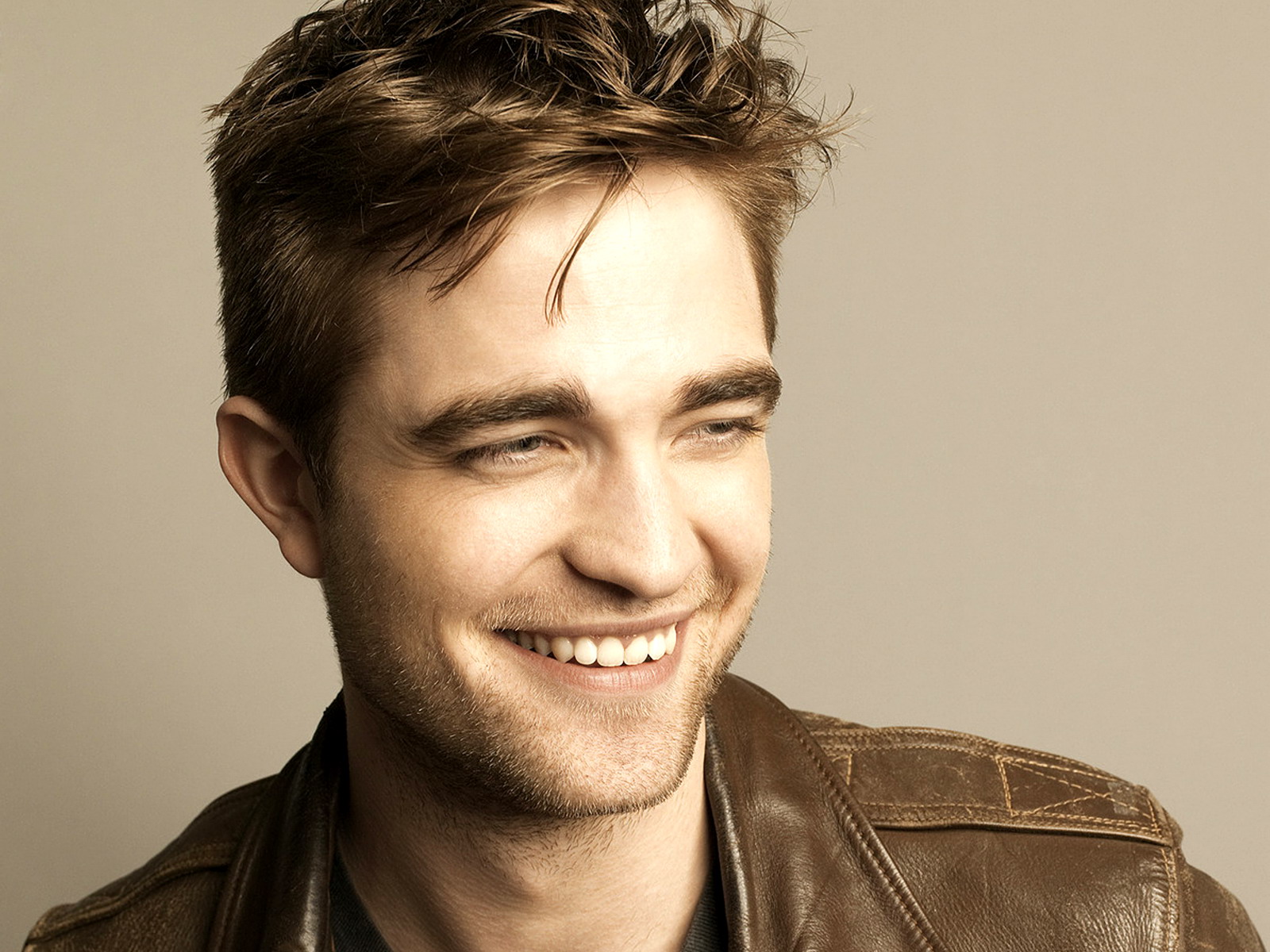 robert pattinson fonds d'écran hd,cheveux,visage,front,coiffure,sourcil