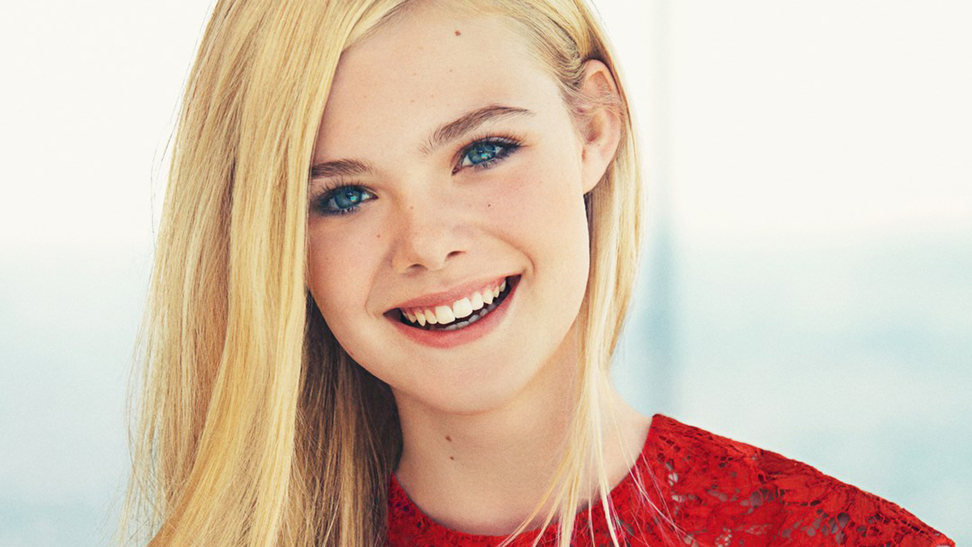 elle fanning wallpaper,hair,face,blond,skin,eyebrow