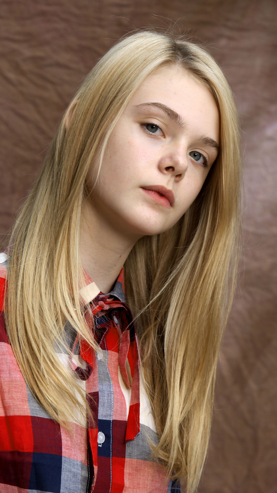 elle fanning fond d'écran,cheveux,blond,visage,coiffure,cheveux en couches