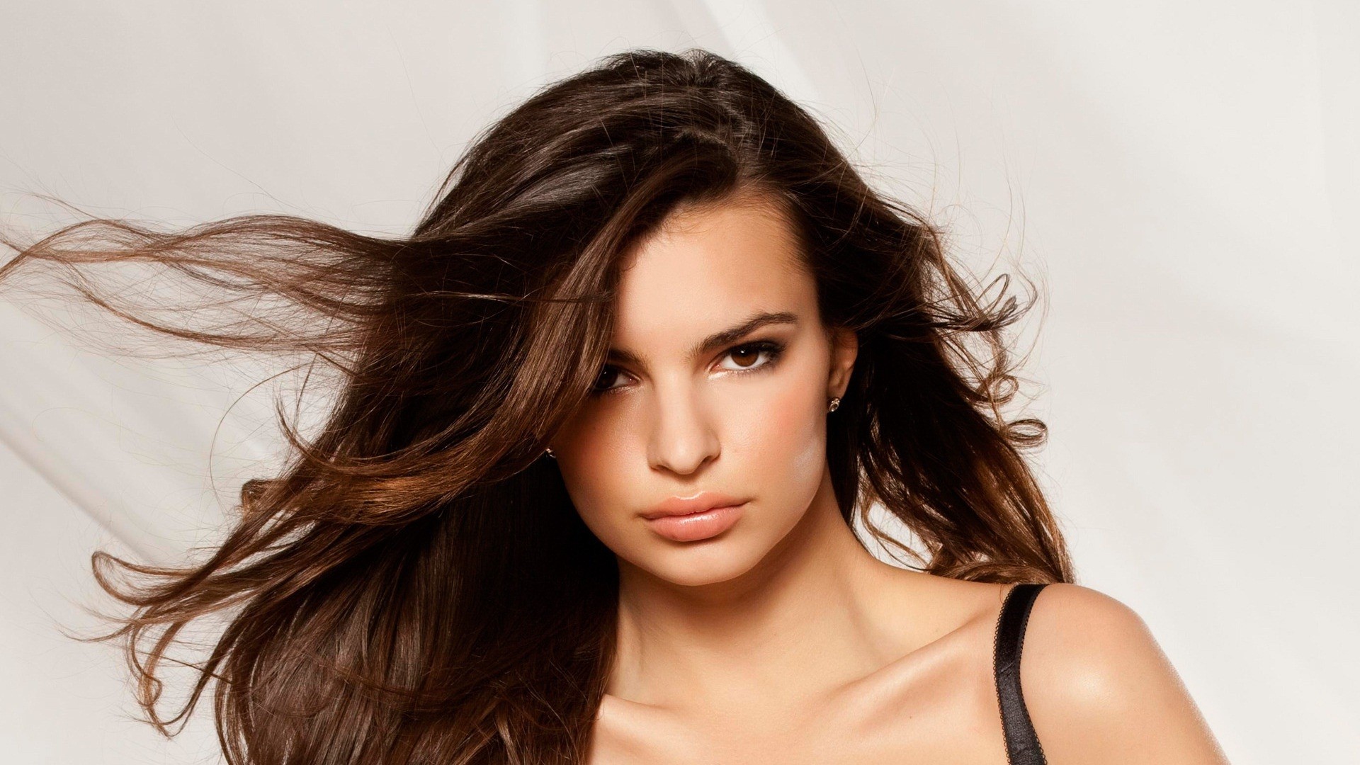 emily ratajkowski wallpapers hd,hair,face,hairstyle,beauty,eyebrow