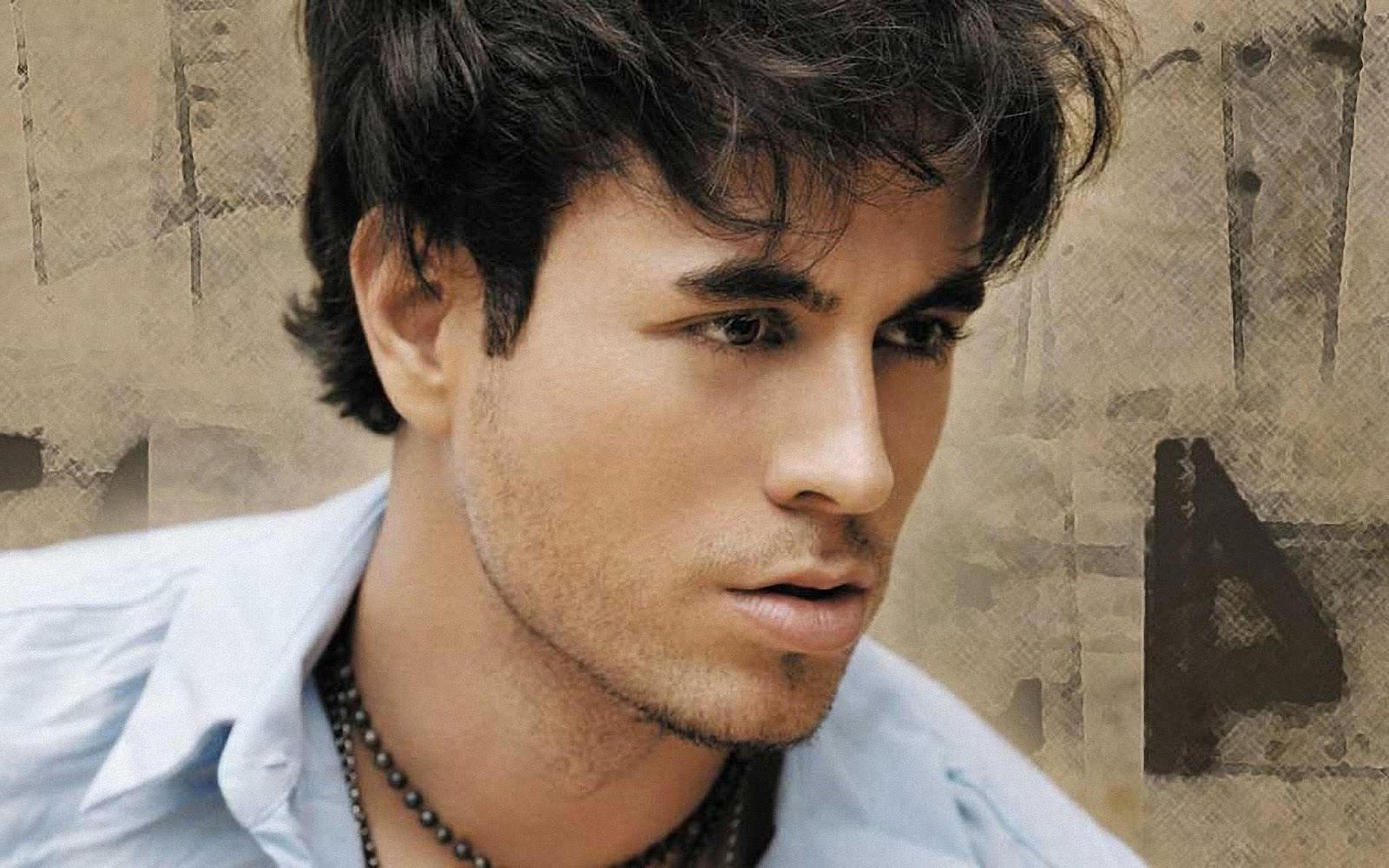 enrique iglesias fond d'écran hd,cheveux,visage,coiffure,front,sourcil