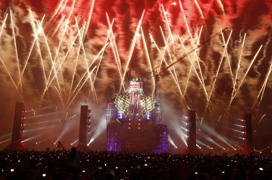 defqon 1 wallpaper,fireworks,entertainment,event,fête,performance