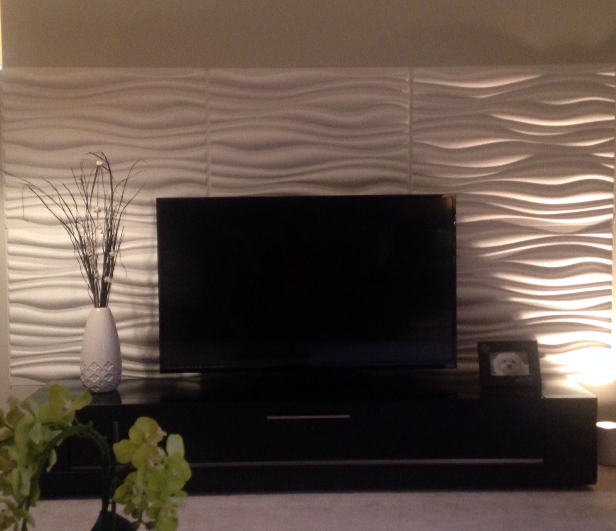 wallpaper designs for tv unit,living room,room,interior design,wall,furniture