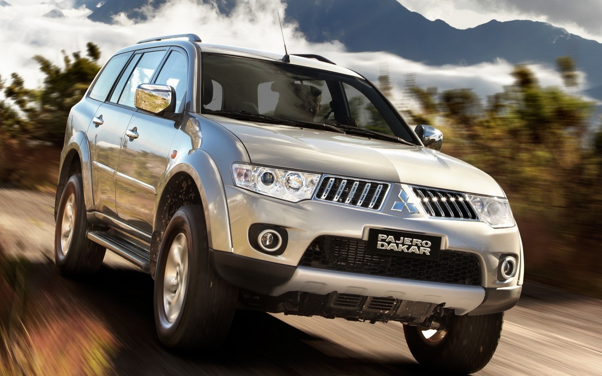 pajero car wallpaper,land vehicle,vehicle,mitsubishi,car,motor vehicle