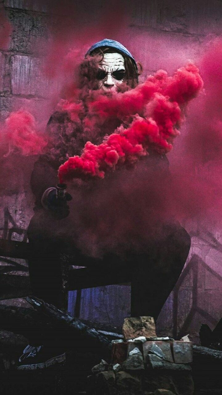 Joker Smoking Wallpaper 4k- WallpaperUse