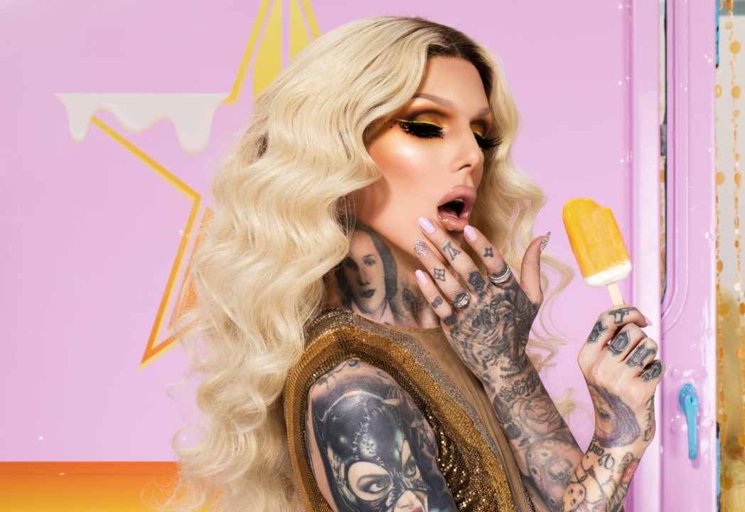 jeffree star fondo de pantalla,canto,cantante,rubio,rosado,boca