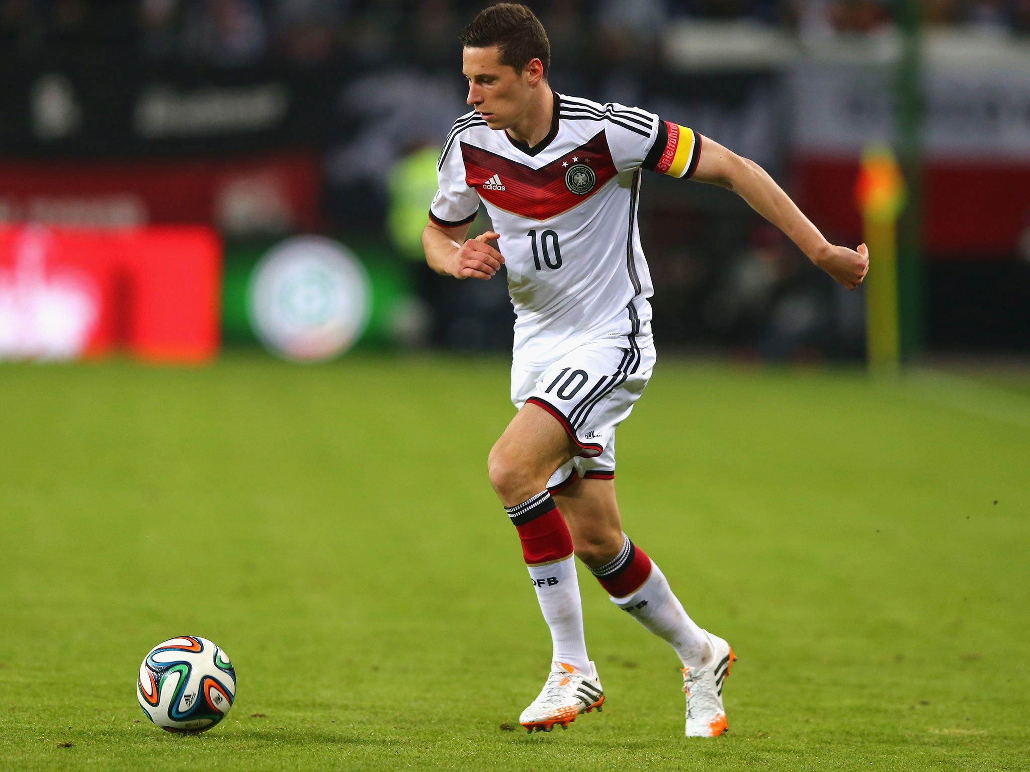 julian draxler wallpaper,player,soccer,sports,soccer player,sports equipment