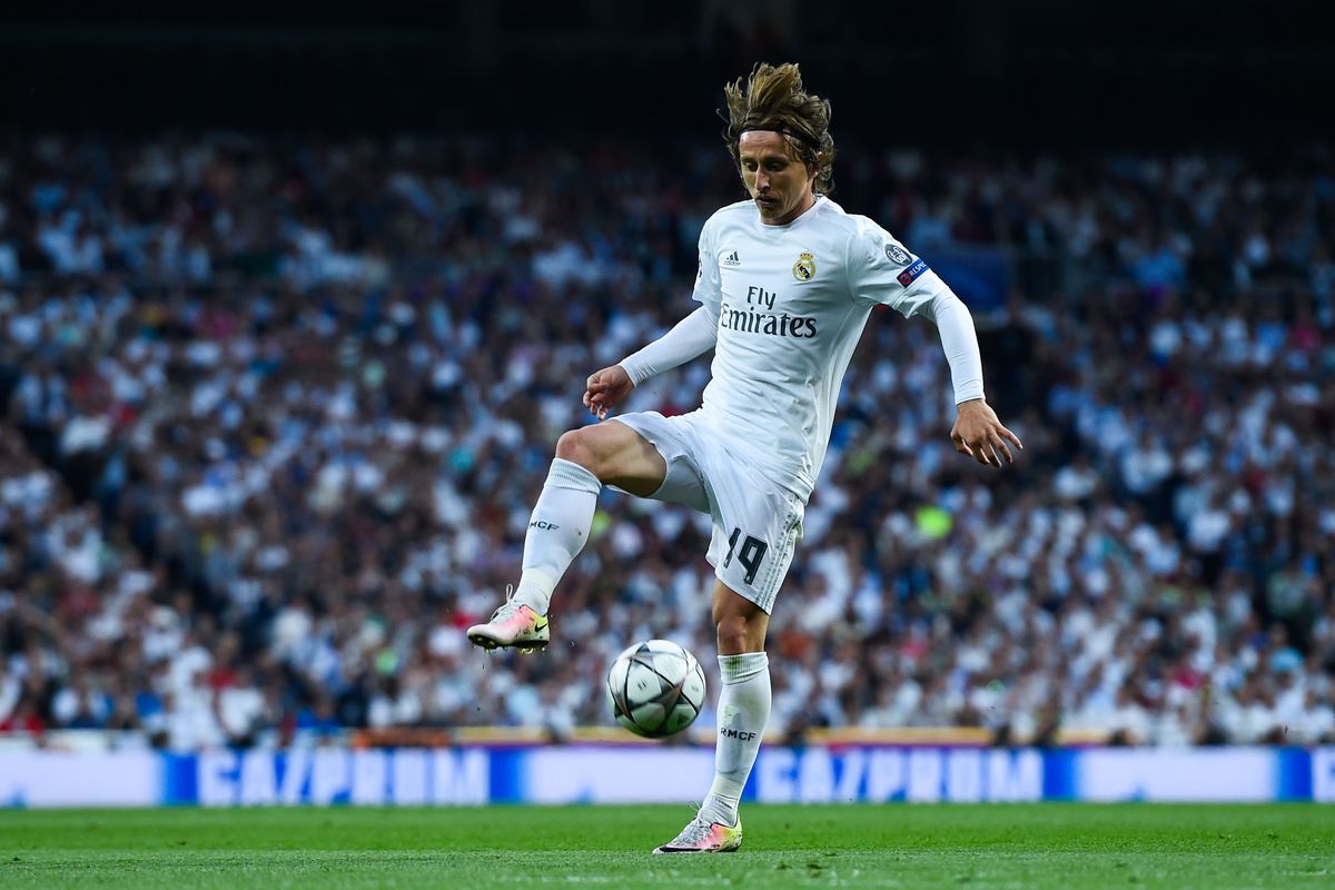 modric wallpaper,player,sports,sports equipment,team sport,ball game