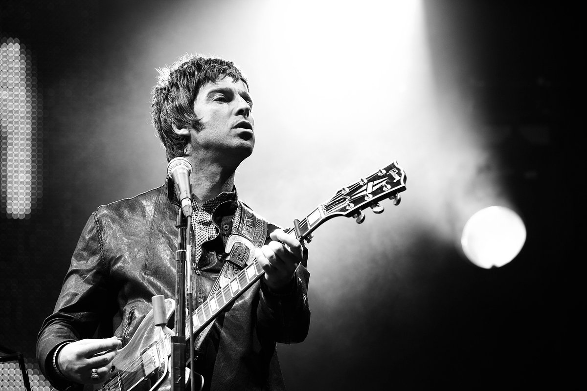 noel gallagher tapete,musik ,performance,unterhaltung,musiker,singen