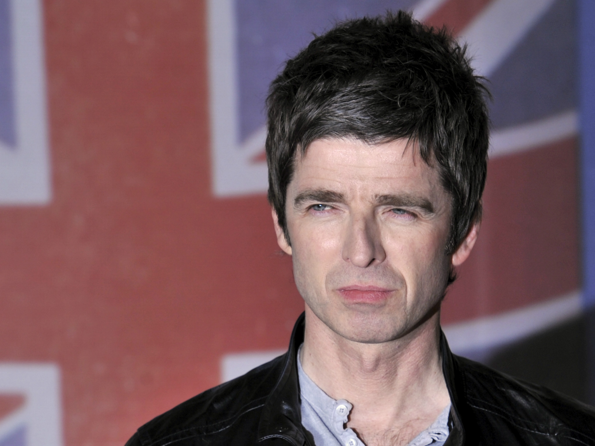 noel gallagher wallpaper,hair,forehead,eyebrow,hairstyle,chin