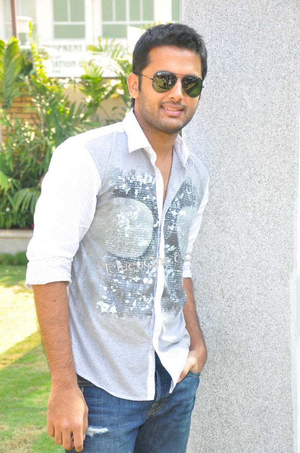 nitin wallpaper download,white,clothing,cool,eyewear,denim