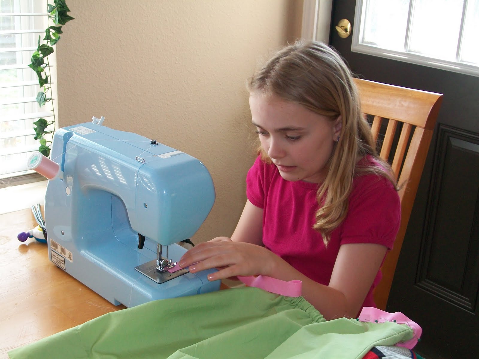 fondos de pantalla para niños de 9 años,máquina de coser,de coser,niño,arte,arte