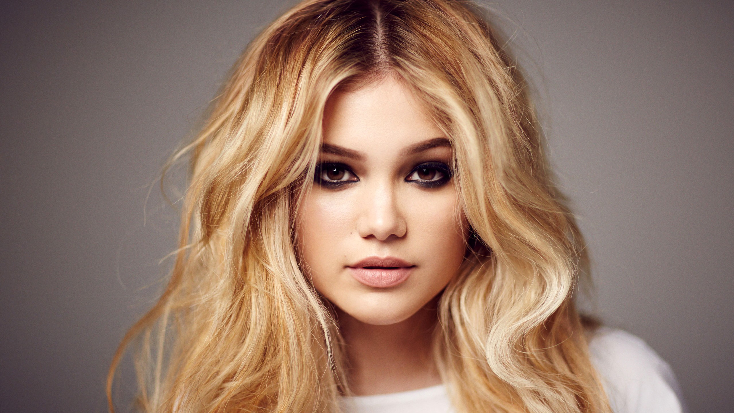 olivia holt wallpaper,hair,face,blond,hairstyle,eyebrow