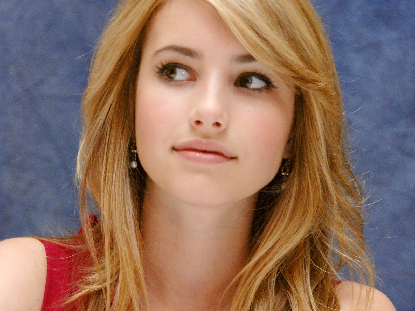 fond d'écran emma roberts,cheveux,visage,blond,coiffure,sourcil