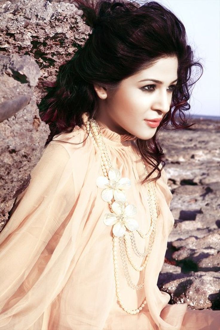 pakistani actress wallpaper,hair,hairstyle,clothing,beauty,fashion model