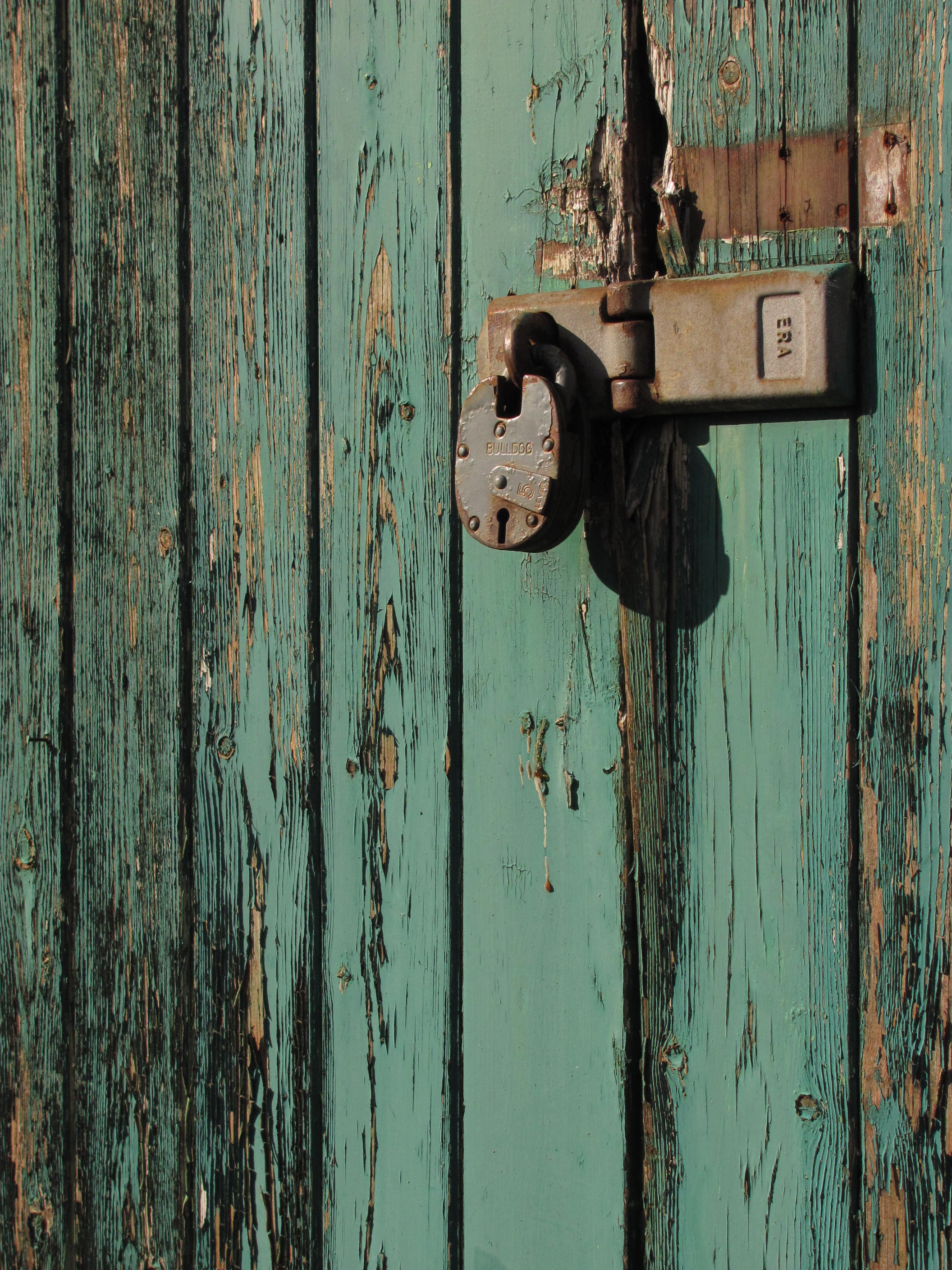 door lock wallpaper,wood,lock,latch,rust,door handle