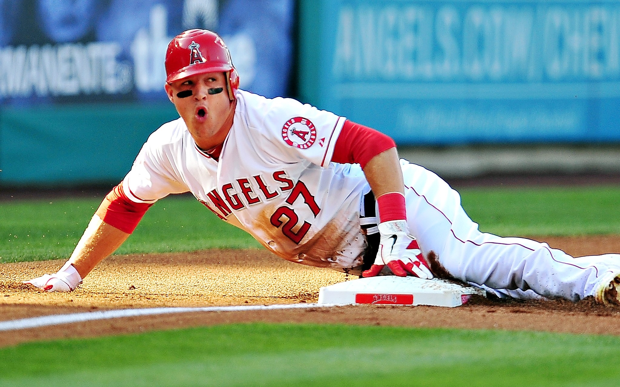 mike trout wallpaper,sports,baseball player,team sport,bat and ball games,ball game