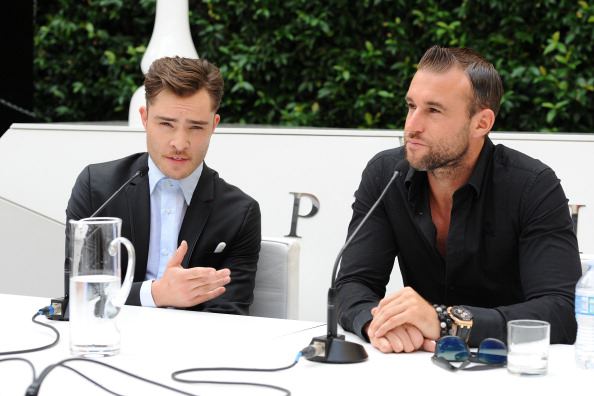 carta da parati philipp plein,prodotto,impiegato,uomo d'affari,conversazione,attività commerciale