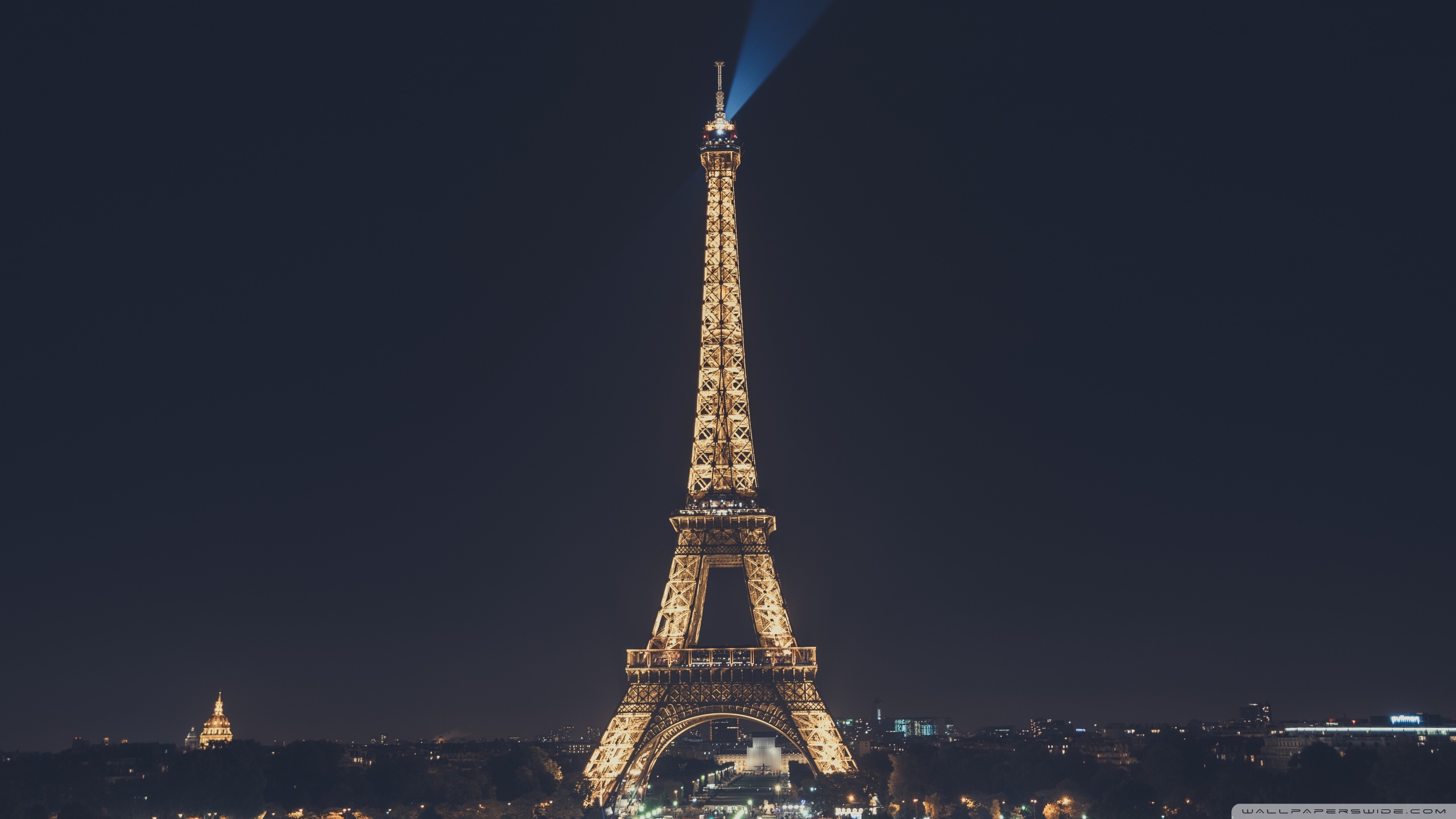 fond d'écran tour eiffel,la tour,ciel,nuit,flèche,architecture