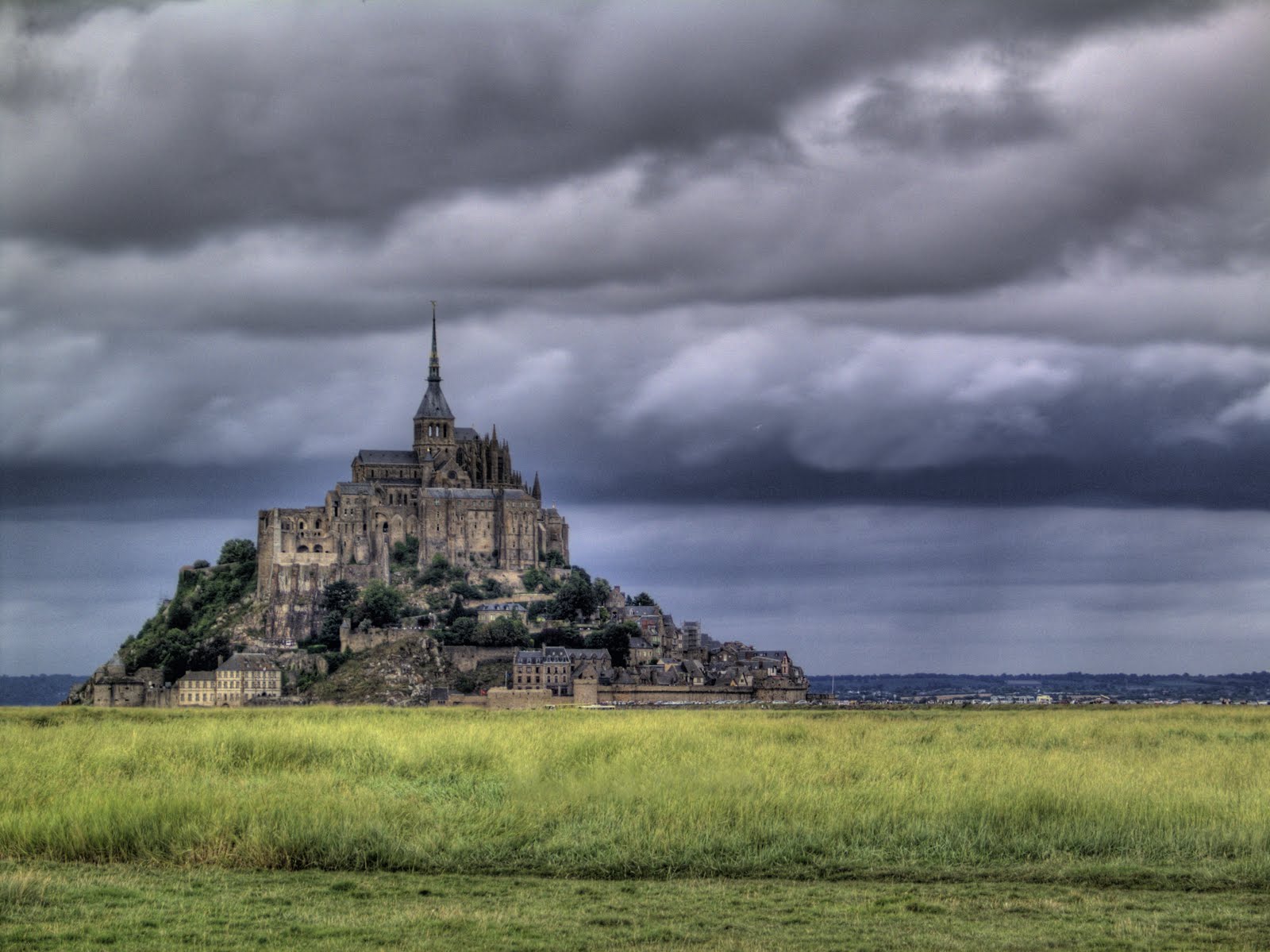 fondo de pantalla de senhor dos aneis,cielo,naturaleza,paisaje natural,nube,castillo