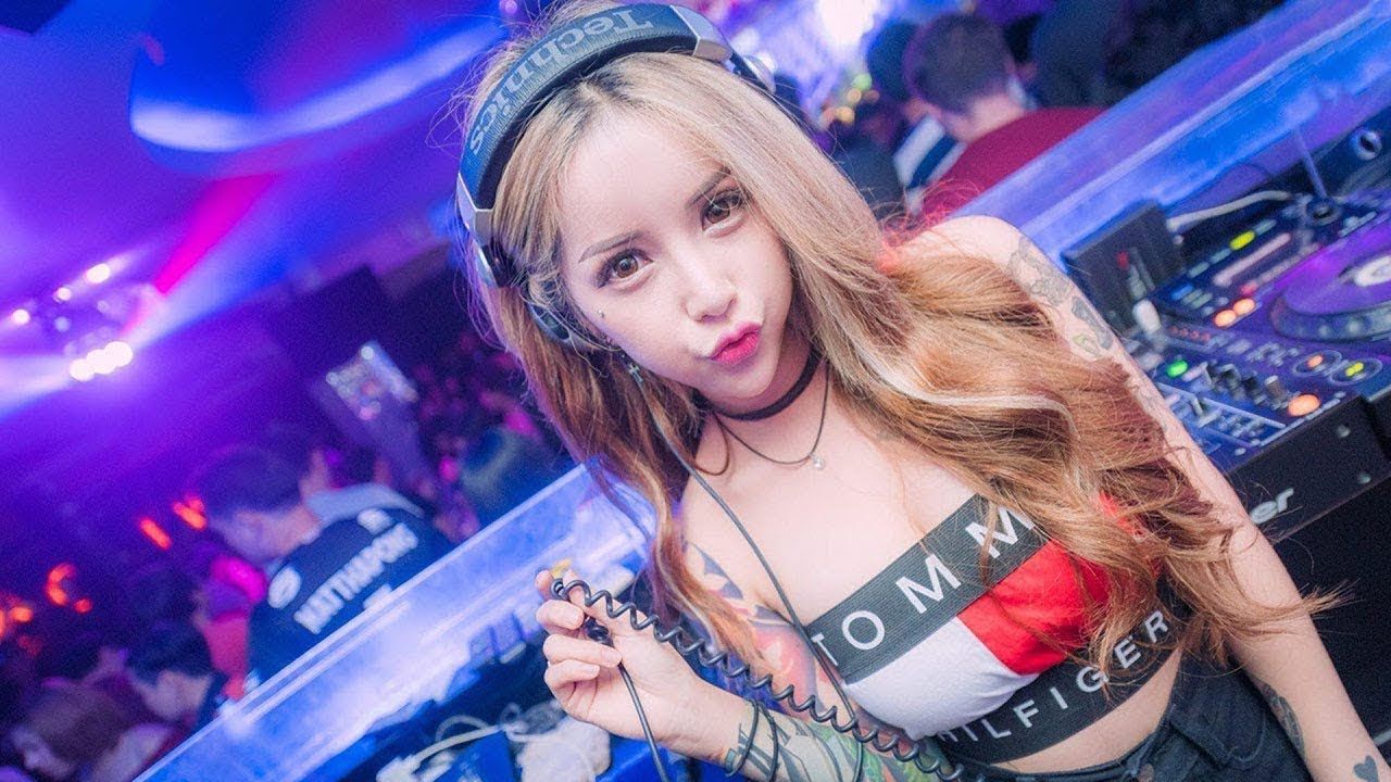 dj soda wallpaper iphone,electronics,nightclub,blond,music artist,cool