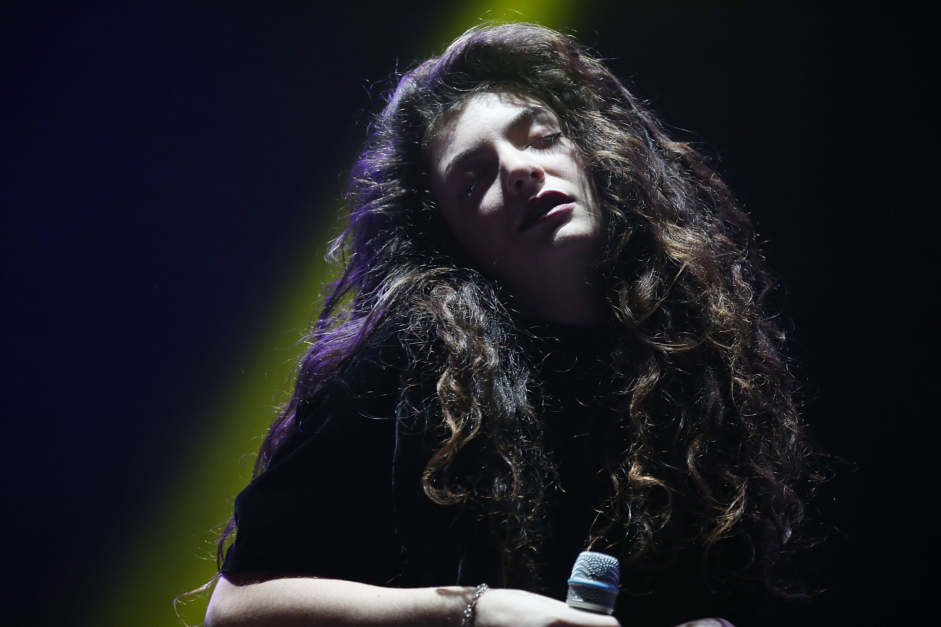 lorde wallpaper,hair,black,green,purple,beauty