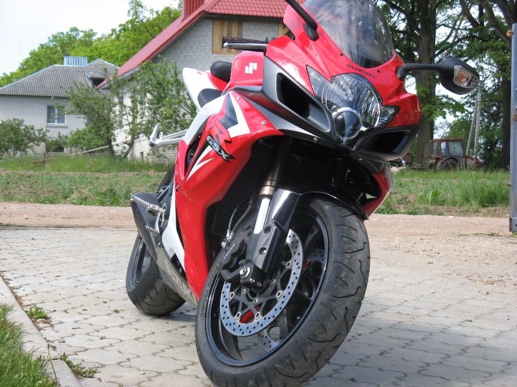 suzuki gixxer wallpaper,land vehicle,vehicle,alloy wheel,tire,automotive tire