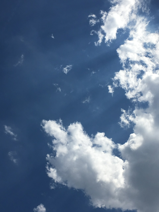 papier peint bleu,ciel,nuage,jour,bleu,atmosphère