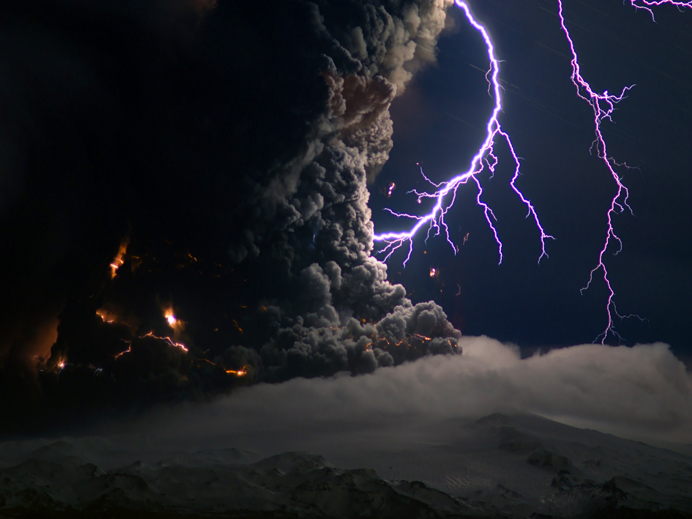 sfondo meteo,temporale,fulmine,tuono,cielo,natura