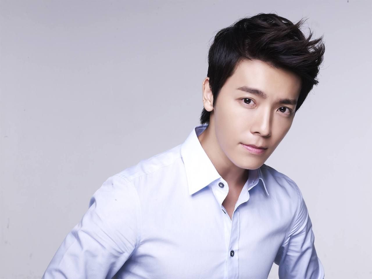 donghae wallpaper,hair,face,forehead,chin,hairstyle