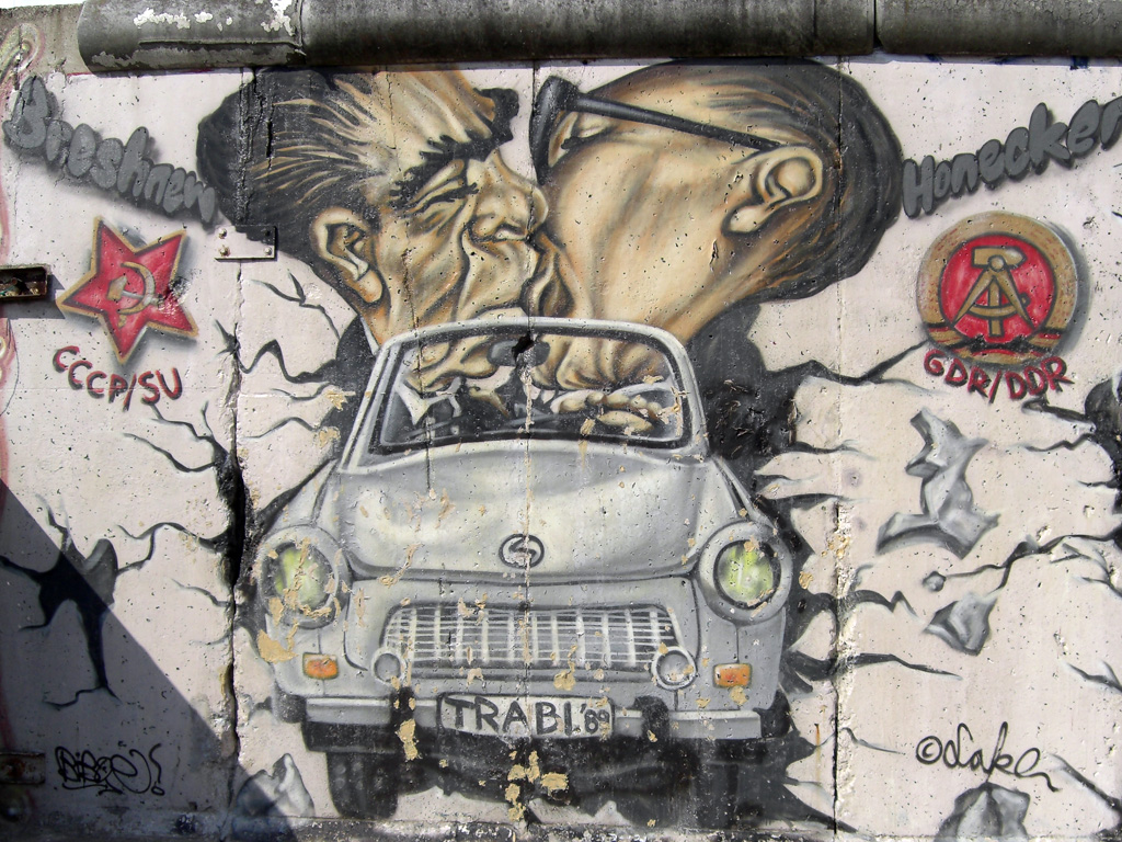 east side wallpaper,car,vehicle,classic car,art,street art