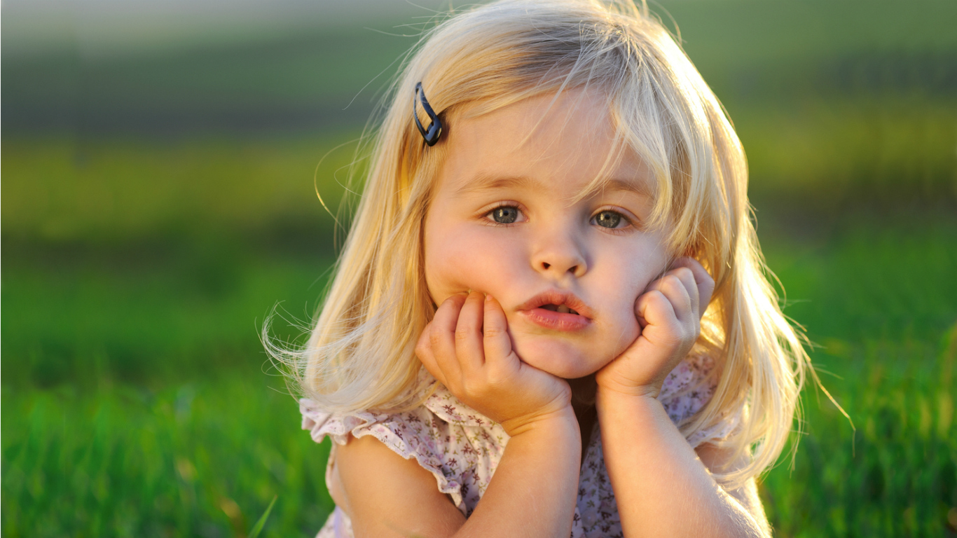 couper le papier peint fille,cheveux,visage,enfant,blond,herbe