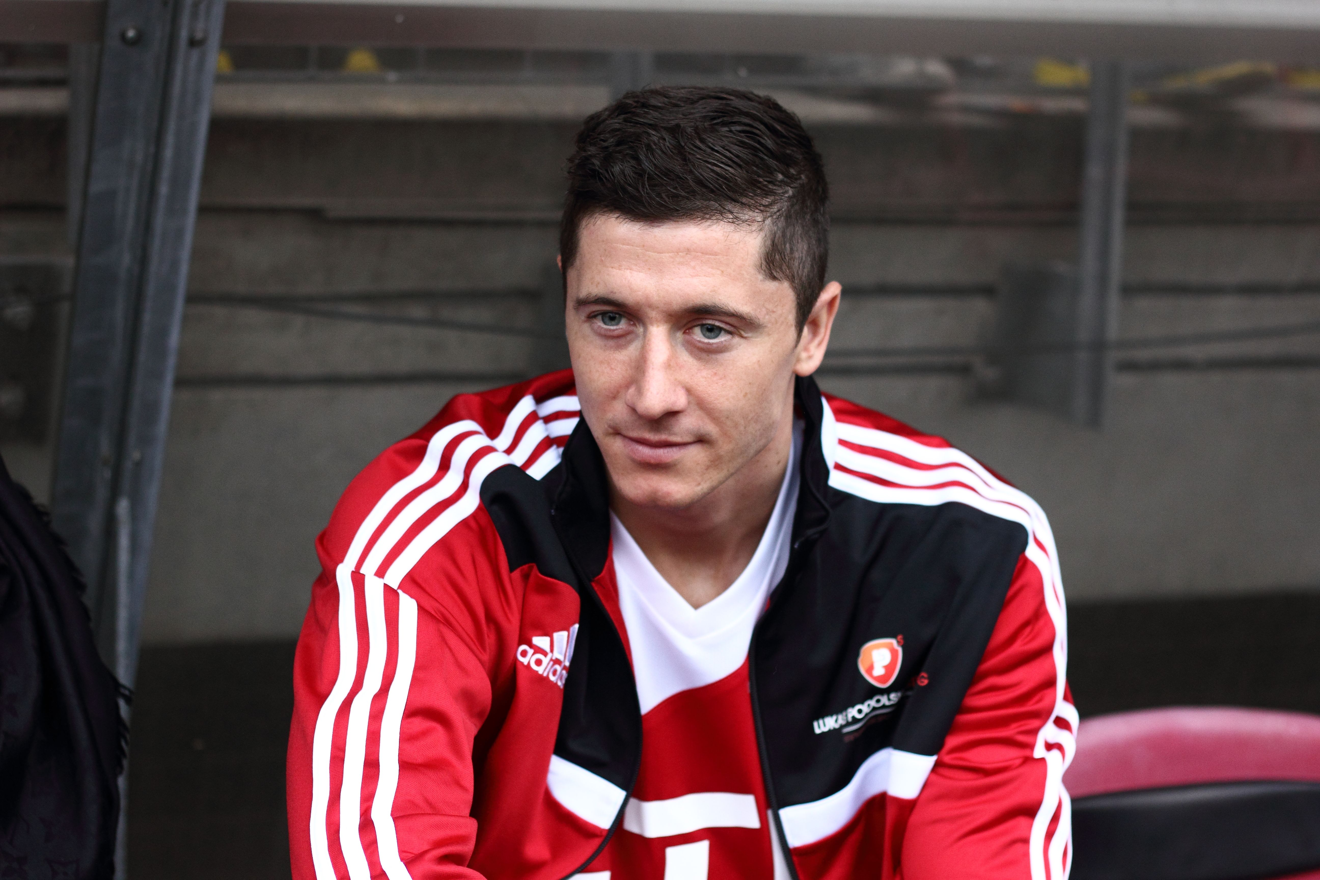 robert lewandowski fondo de pantalla,jugador,equipo