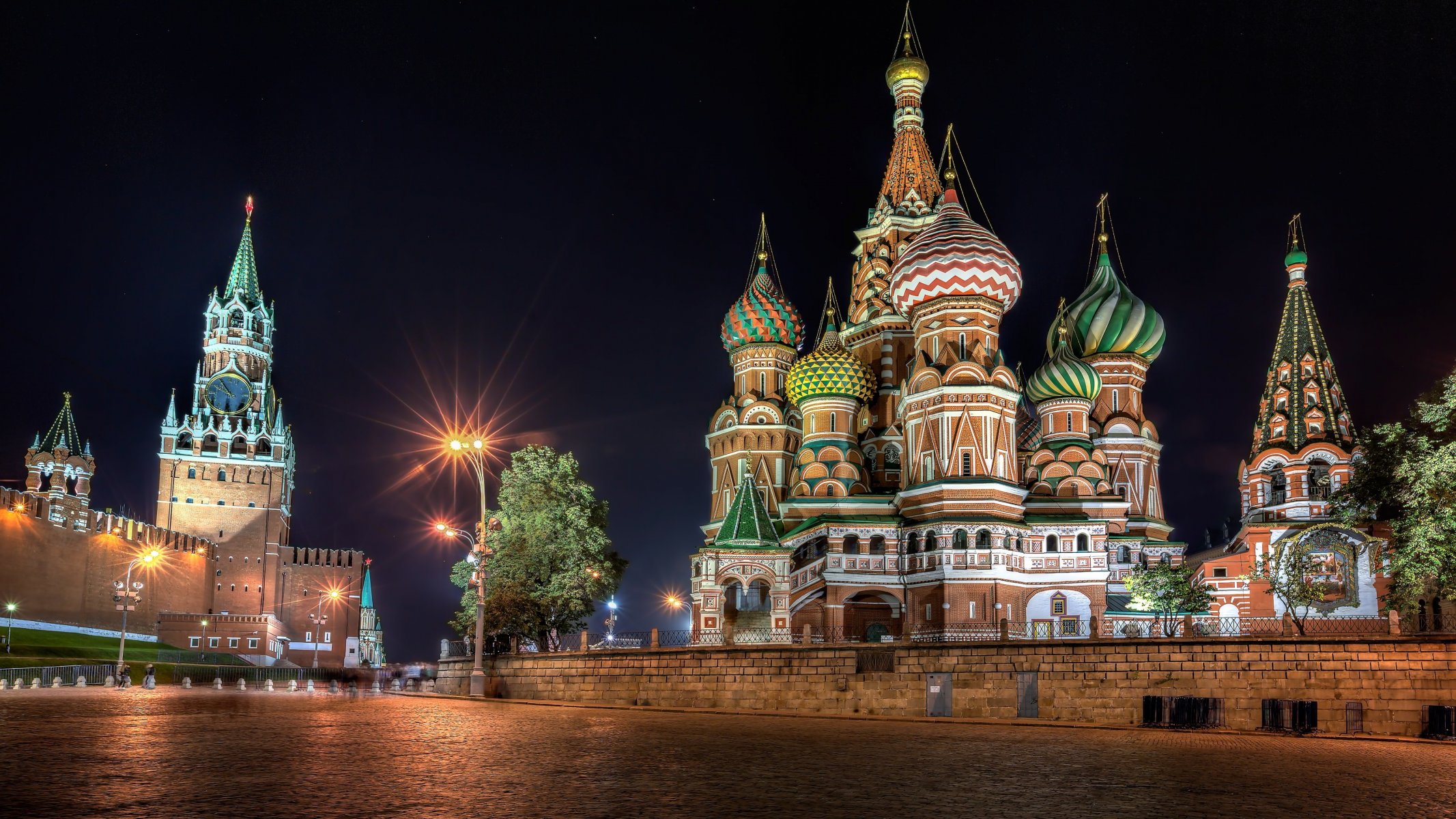 kremlin wallpaper,landmark,night,spire,architecture,building